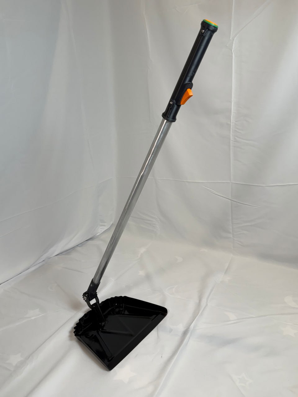 The Dustpan - Full Product View