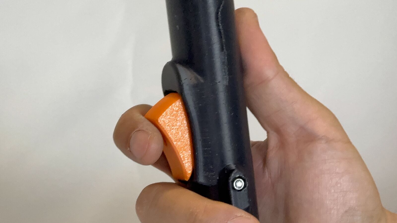 Pressing the adjustment button